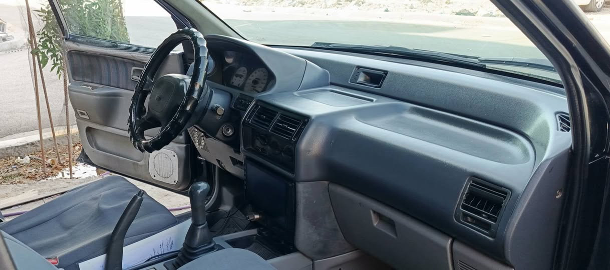 ميسبوشي موديل 92 رقم ديالى سنوية لي حد 2027 سيارة تبريد شغال مكينة وكير مصبوطة لا تبخي ولا تنقبص صدر مبدل جديد سنتر لوك كير عادي وكهرباء سيارة كاملة ببها مضومة زنون شاشة وكامرة سيارة كاملة ترايك وين مايعجبك سيارة مصبوغة صبغ قديم بيها طخة بل جاملغ لخلفي ومصلحة  تصال علة رقم ***********مكان سيارة بغداد غزالية
