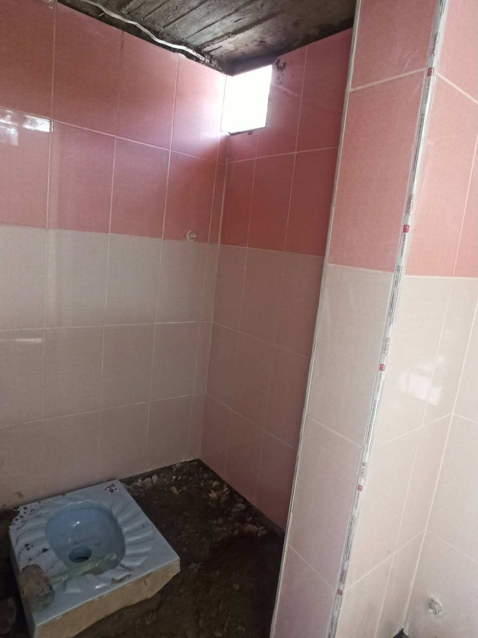 سلام عليكم
خلفه ارضيات جدران شغل هندسه 
شرط رقم واحد ،🤍
رقم ***********
بيه واتساب
