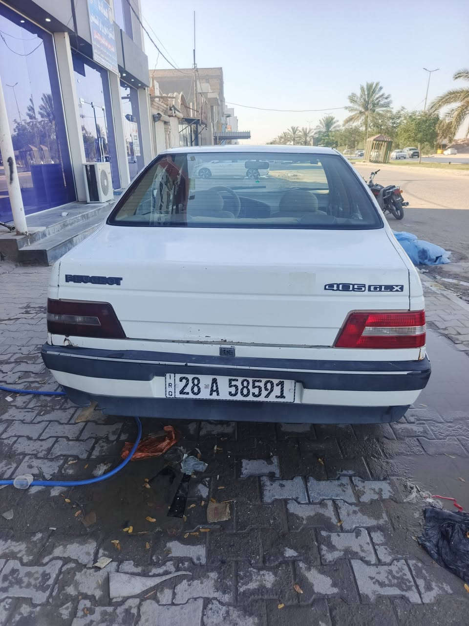 السلام عليكم
بيجو 405 للبيع موديل 2010 خصوصي ب اسمي شرط المداور رقم انكليزي سنوية صالحه لل 2030 والهزه بعدها ما ساقطه ماعليها غرامات ولا ربع مكينة بيها خيط بخار كير مكفول باتري جديد ودينمه جديده بخاخات جدد بلكات جدد سلف جديد كهربائيات كلها شغاله تايرات نظيفات غرفتها مدوشمه كشنات وارضيه جلد ومكفوله من الضربه والتبديل بيها بارد قليل وبيها خياسات 
السعر 35 وبيها مجال
مكاني ديوانية قضاء الشامية
للتواصل الخاص مفتوح او الاتصال ع الرقم
***********  بي واتساب
***********
