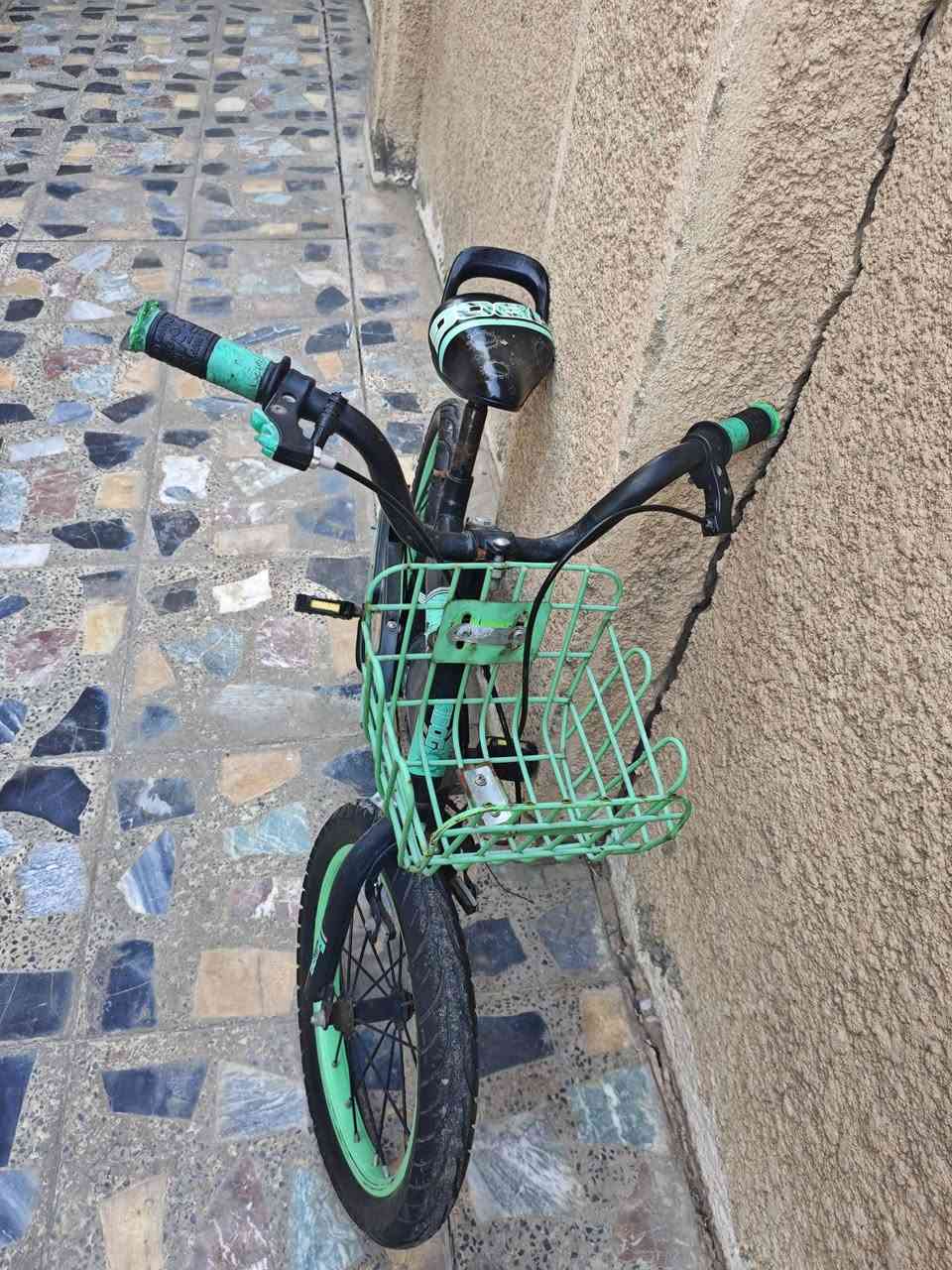 متاح بايسكل مال اطفال جديد بي نقص بس يدات مال بريك رايده ب ٣٥ الف اي استفسار خاص او على الرقم
***********

