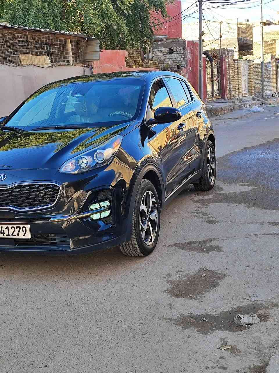 السلام عليكم
سبورتج 21 السيارة مكفولة من الصبغ والطخة والحادث 
سونار موجود 
بسمي هزة وسنوية جديد شرط التحويل مو بسم كردي 
مكينة وكير وتبريد وحدادية مكفولات 
ماشية 71
قطعتين تبريد شاشة كامرة تحديد مسار مثبت سرعة تلث وضعيات قيادة 
مكاني حسينية مال راشدية 
للاستفسار 
***********
