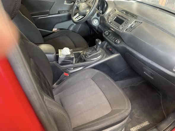 مرحبا شباب 
سبورتج م2012رقم بغداد مشروع وطني سنوية لغاية 2029 وارد امريكي فور ويل درايف محرك 2400 دوش
ماشيه 51. الف سيارة كاملة من كل شي تبريد وتدفئة
وعلى ايد وحده مال استاذه جامعية من2013ولليوم
ضربتها جاملغ خلفي ايسر ومصلح نفسه واهنا صارت بيه
طخه بالبنيد وانصبغ 
السعر 140ورقه
العنوان 
بغداد اليرموك خلف محطة تعبئة الوقود المحسن 
ت***********
