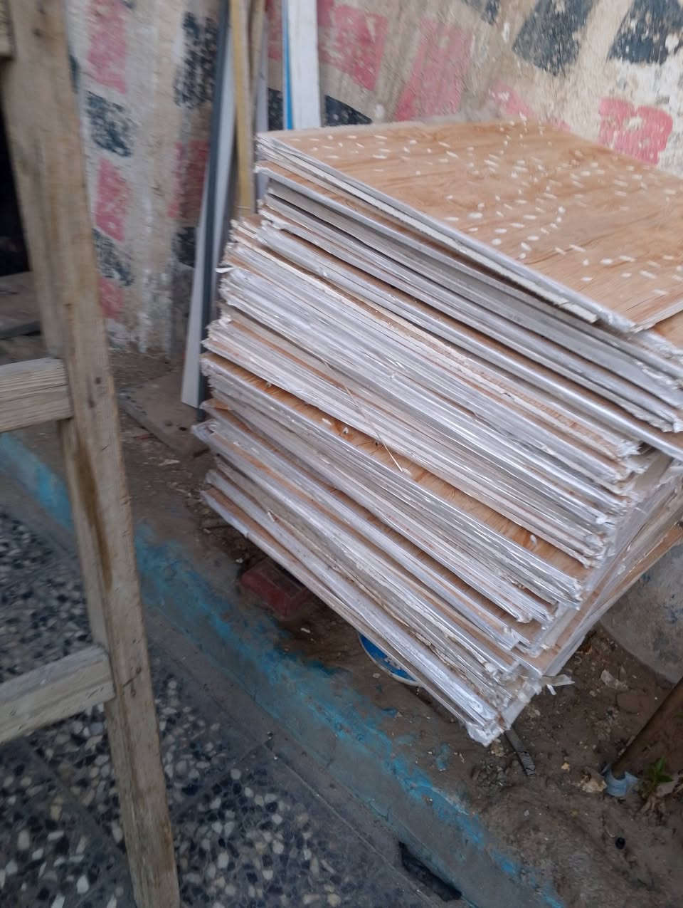 سقف ثانوي  بورك سعر القطعه 1500 
الف اونص 
***********

