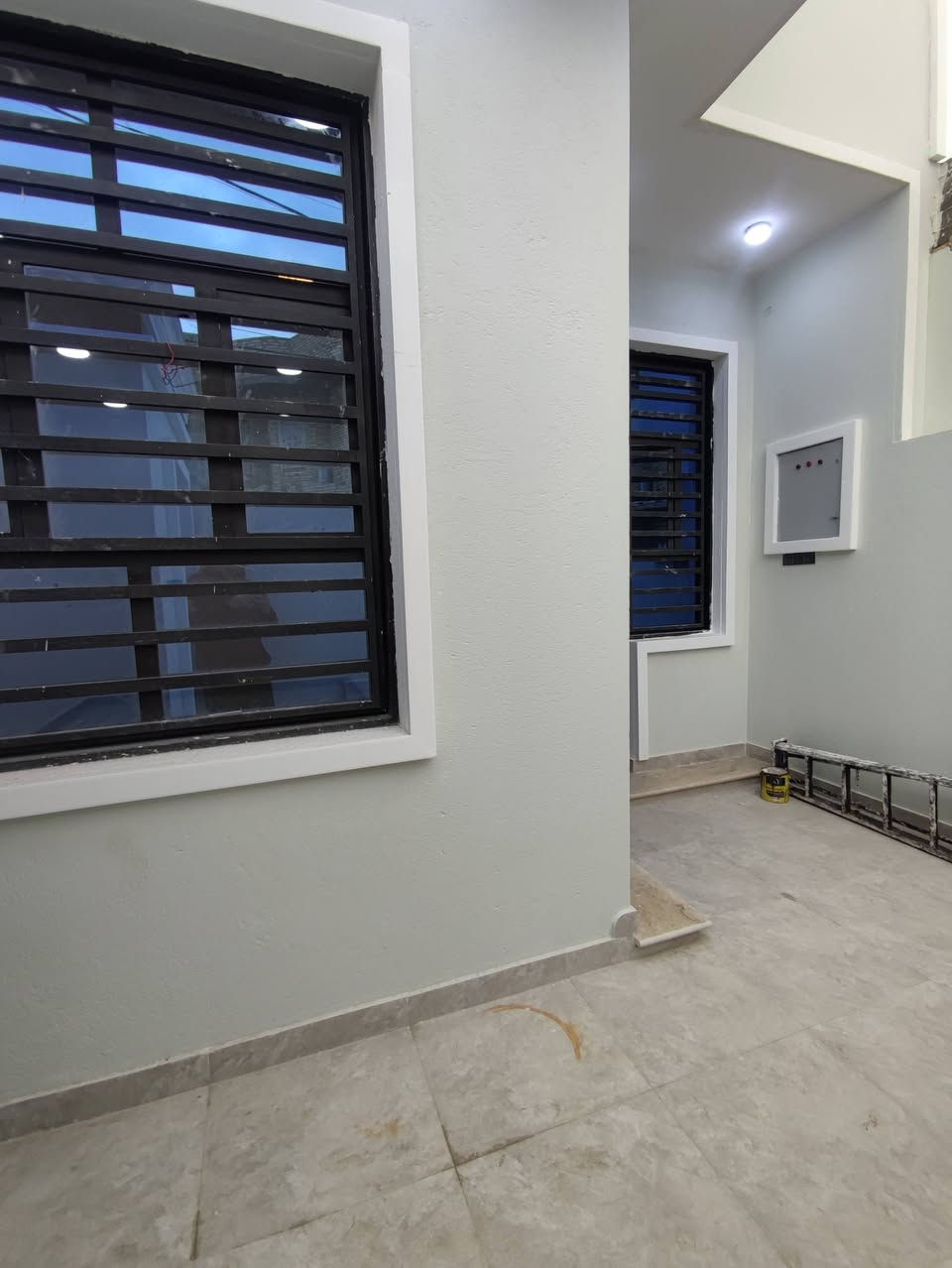 #السلام_عليكم
الدار للبيع الاسكان الصناعي
المساحه 150 متر غرفتين واستقبال
وصاله ومطبخ وصحيات داخليه  وخارجيه
للستفسار المراسله خاص او اتصال او وتساب
***********
