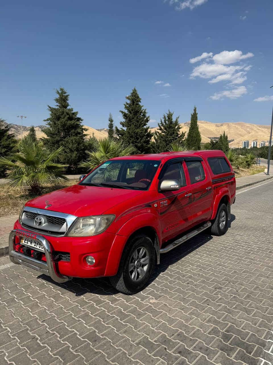 Hilux 2009 
دەبڵ ئەکسل 
ئوتوماتیک 
نیو پارچە بۆیاخ   توزی وردە ی هەیە
4x4
 Automatic
 New parcha boyax

***********
‏*********** السليمانية, العراق
