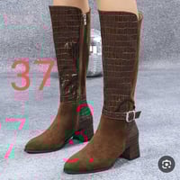 ملابس • معلومات ناقصة