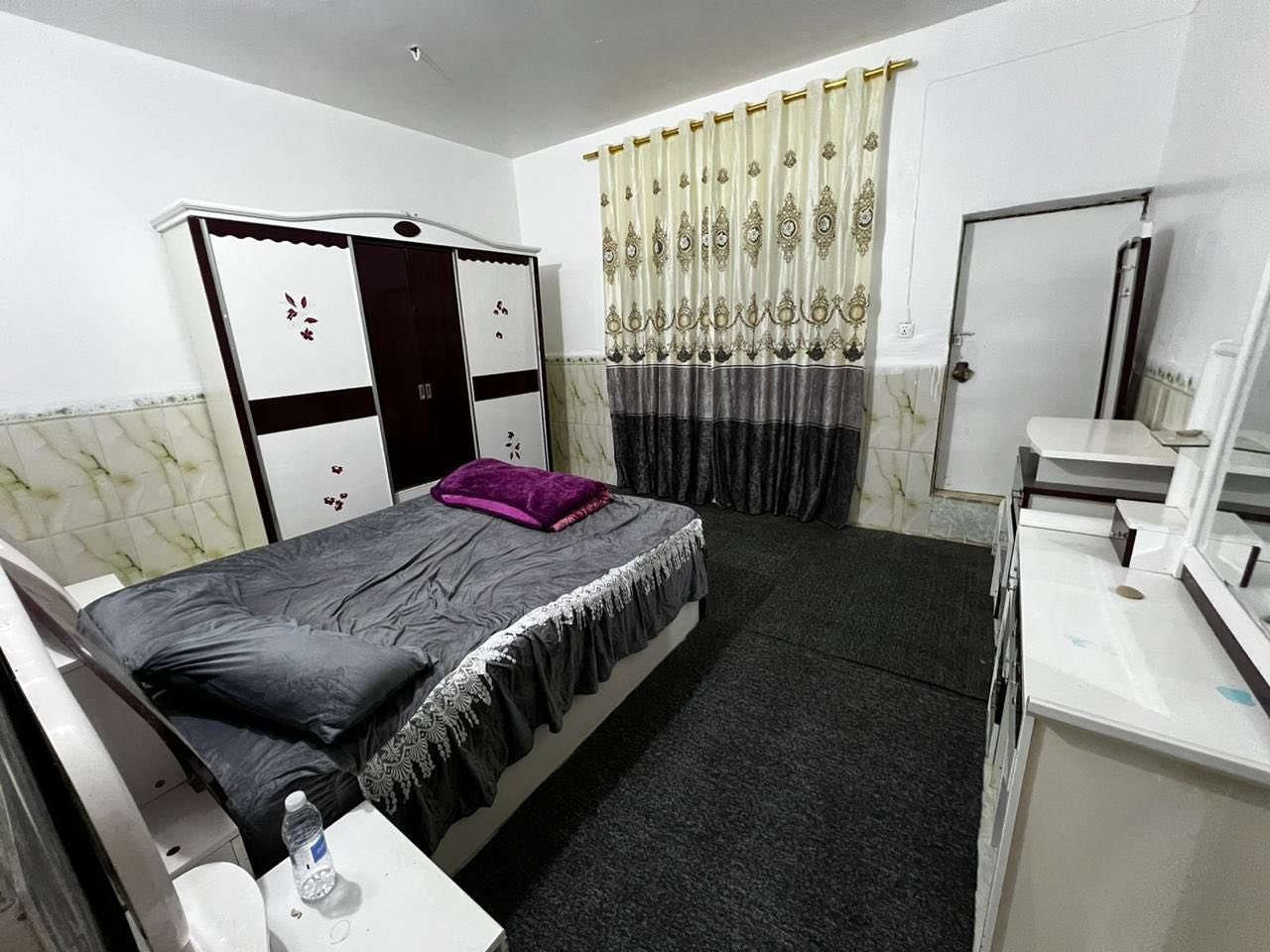 مشتمل مطلوب بمقدمه (٢٢مليون )يتحول باسمك بس يبقه محجوز مساحته 100م في زين القوس المربع الذهبي قرب المدرسه الصينيه طابق واحد متكون من غرفه وهول واستقبال ومطبخ من ظمن الهول وصحيات داخليه وخارجيه وبيتونه وستاره مشتمل نظيف مرتب ما ناقصه اي شي عرض الشارع 10م مطلوب مبادره 85 مليون تسديد قسط شهري 390 الف ويردون مقدمه نقد 22 مليون وبيه مجال . بقية التفاصيل يم صاحبه*********** موجود واتساب  .
