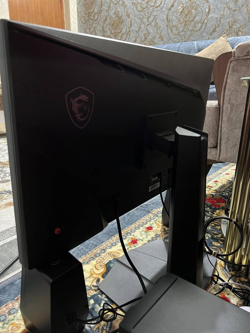 شاشه من شركه ام اس اي  /حجم 27 /200هيرتز /تدعم الالوان / تشغل 2k /
شاشه جديد بعده بل ضمان جديده لامفتوح لامصلحه مسئول عن كلامي ورقه ضمان بعدها ضمانها سنه  شاشه بعدها بل كارتون فقط بس شاشه/ بيها ستاند متحرك يمنه يسره طول او بل عرض شون مايعجبك 

عنواني بصره 

رقم ***********9
