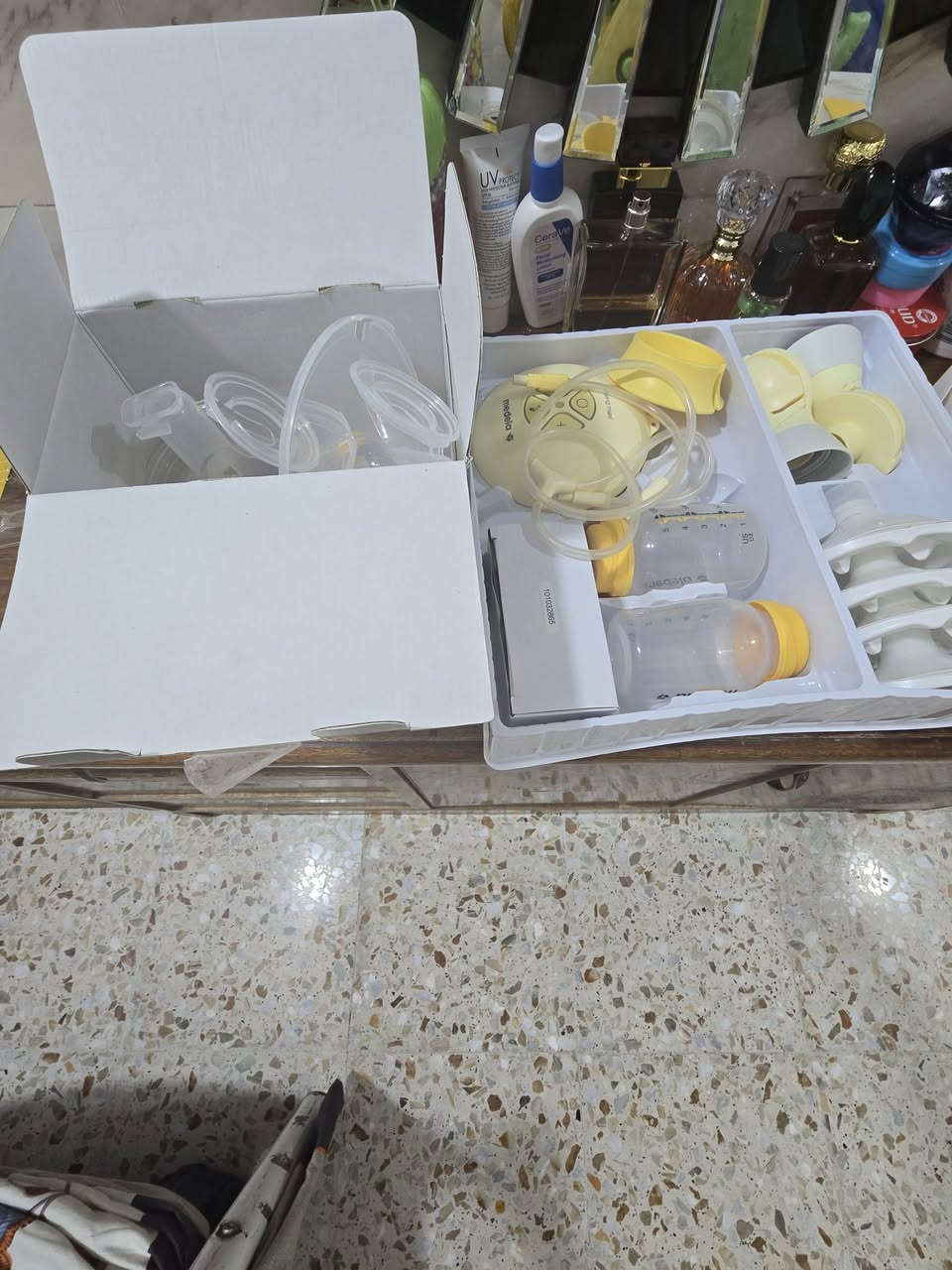 غراض مال طفل كلهن نضيفات وشغالات والله بس حولنه ولضيق المكان ماريدهم والمعقمه والملاطات مامستخدمات والله 
*الكرسي كلشي مابي بس توصخ من حولنه


**إذا كنت صاحب هذا الإعلان وتريد حذفه لأي سبب، رجاءا أرسل رسالة إلى الدعم الفني**