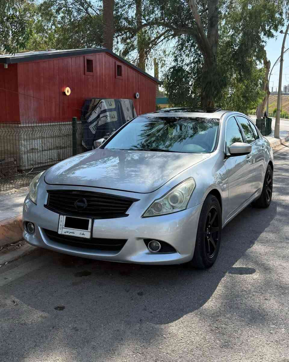 السلام عليكم
انفنتي g37x 2013 وارد امريكي 
رقم بغداد تحويل ثاني يوم 
محرك: 6 سلندر 
كير محرك لغود شواصي كفالة كلها بشرط 
المواصفات: 
شاشة كبيرة 
3 بصمات 
كشنات تدفئة 
كشنات جلد 
كشنات كهرباء 
تحكمات ستيرن 

الصبغ: جاملغ خلفي وباب 
الموقع: ديالى بعقوبة 
للاستفسار: ***********
