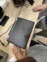 عدي حاسبه ومحتاج فلوس جاي ابيعها DELLنضيفه حيل حاسبه شغاله أي شي ما نق...