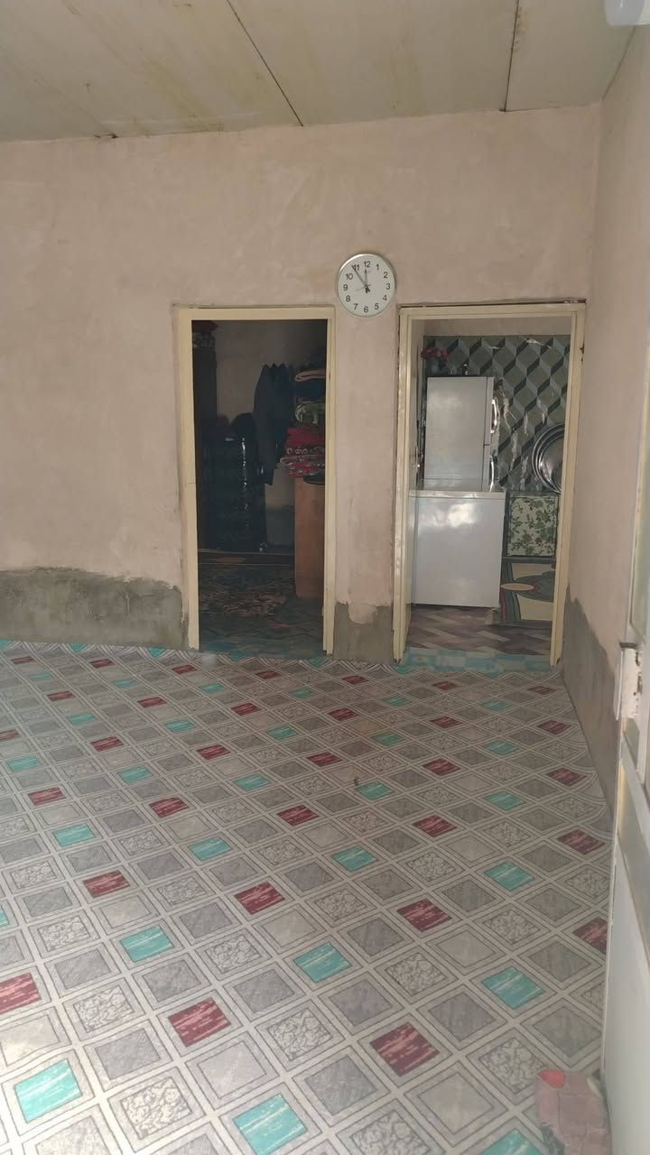 سلام عليكم
بيت للبيع بحي سكينه مساحته 180 
مستعجل ع بيع 
***********
