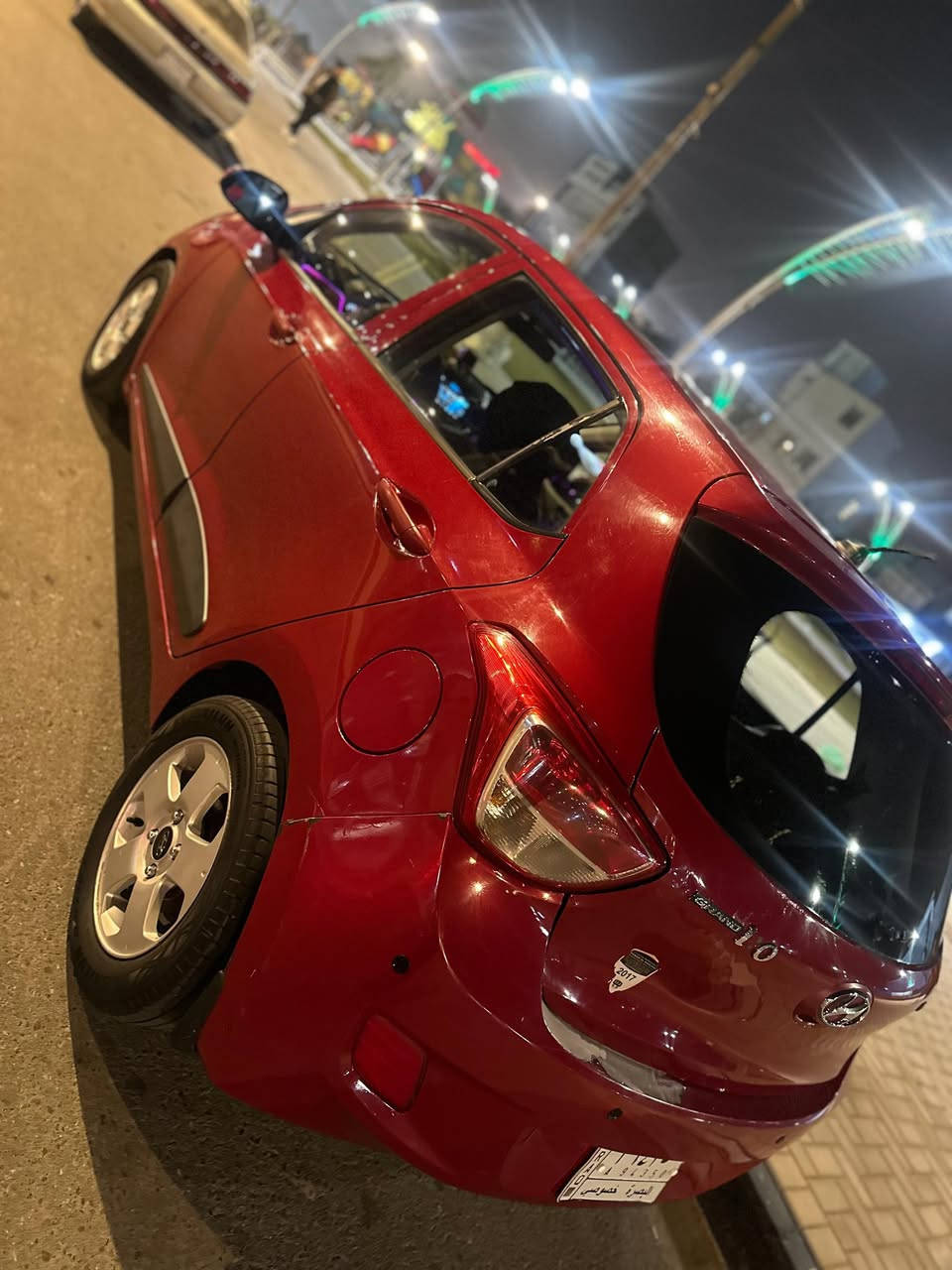 سياره هونداي 2016  سيارة بنيه  تبيعه محتاجه ***********
