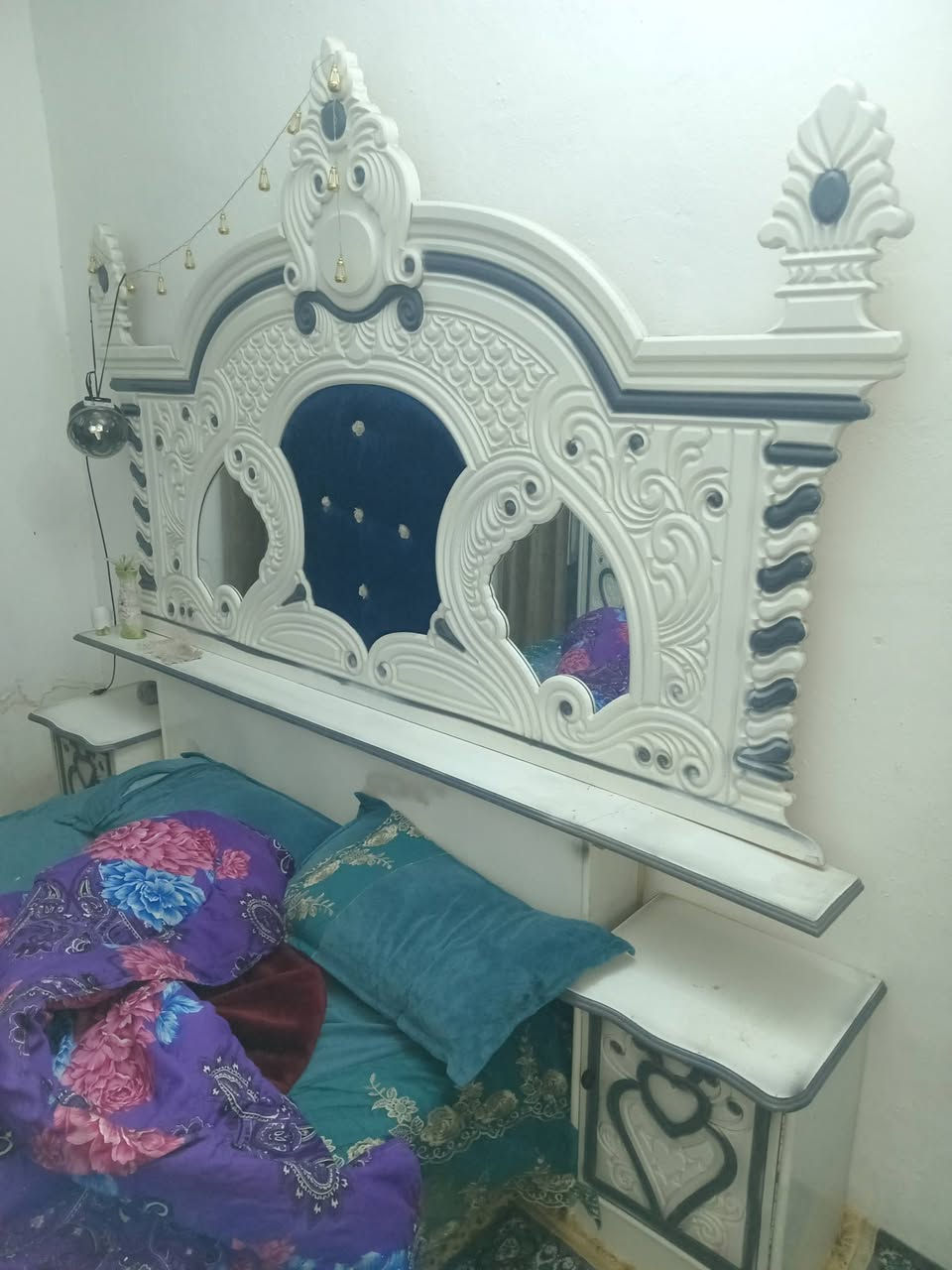 غرفه اخشاب للبيع مستعمله السعر 350 وبيه مجال ***********
