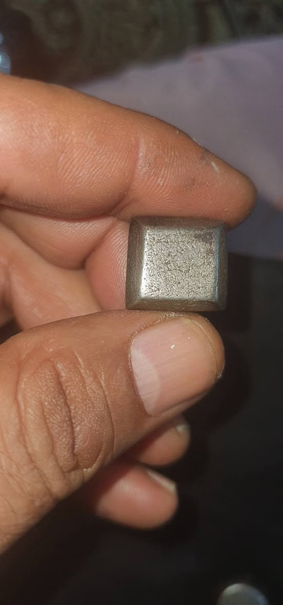 حديد صيني ابيض اصلي غير محطوط سعر ١٥٠ الف ناصريه سوق شيوخ حي العسكري رقم الهاتف ***********

