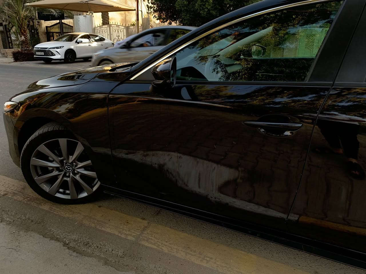 ‏ MAZDA 3 (SKYACTIV G)2025
مكينة 2500  تنفس طبيعي المرغوب
للبيع او المراوس
حادث فقط بنيد مبدل ومصبوغ (BDR) بل جاملغ 
صور الحادث موجوده بل منشور
فول ١/١ مميزة وبحالة الزيرو
سياره بل حقيقه احلا من الصور 
المواصفات
بصمة
سلايد روف 
ماوس تحكم شاشة يم الكير
عدادات ديجيتال
سستم سماعات 
خاصية القفل التلقائي
مري قلابة ع بك 
اشاير بالمري 
رادار نقطه عمياء
رادار تحديد مسار
رادار خلفي اوتو بريك
رادار امامي 
كامرة خلفية دوارة
هاند بريك بصمة
اوتو هولد بريك
حساس اجتياز
وضعيه قيادة ((سبورت))  
دبل اكزوز ((اكتف))
كشنات جلد 
كشنات كهرباء
كشنات تدفئه
تحكم كامل بالستيرن
تبريد شاشة لمس منفصل للسائق والراكب 
الإضاءة الداخلية لد زنون
لايت امامي زنون مع لد
بك لايت لد
ويل كروم حجم 18 
بغداد  الكاضميه
سعر مرقم باسم المشتري ب155$
رقم الهاتف ***********
متواجد فيس او واتساب
