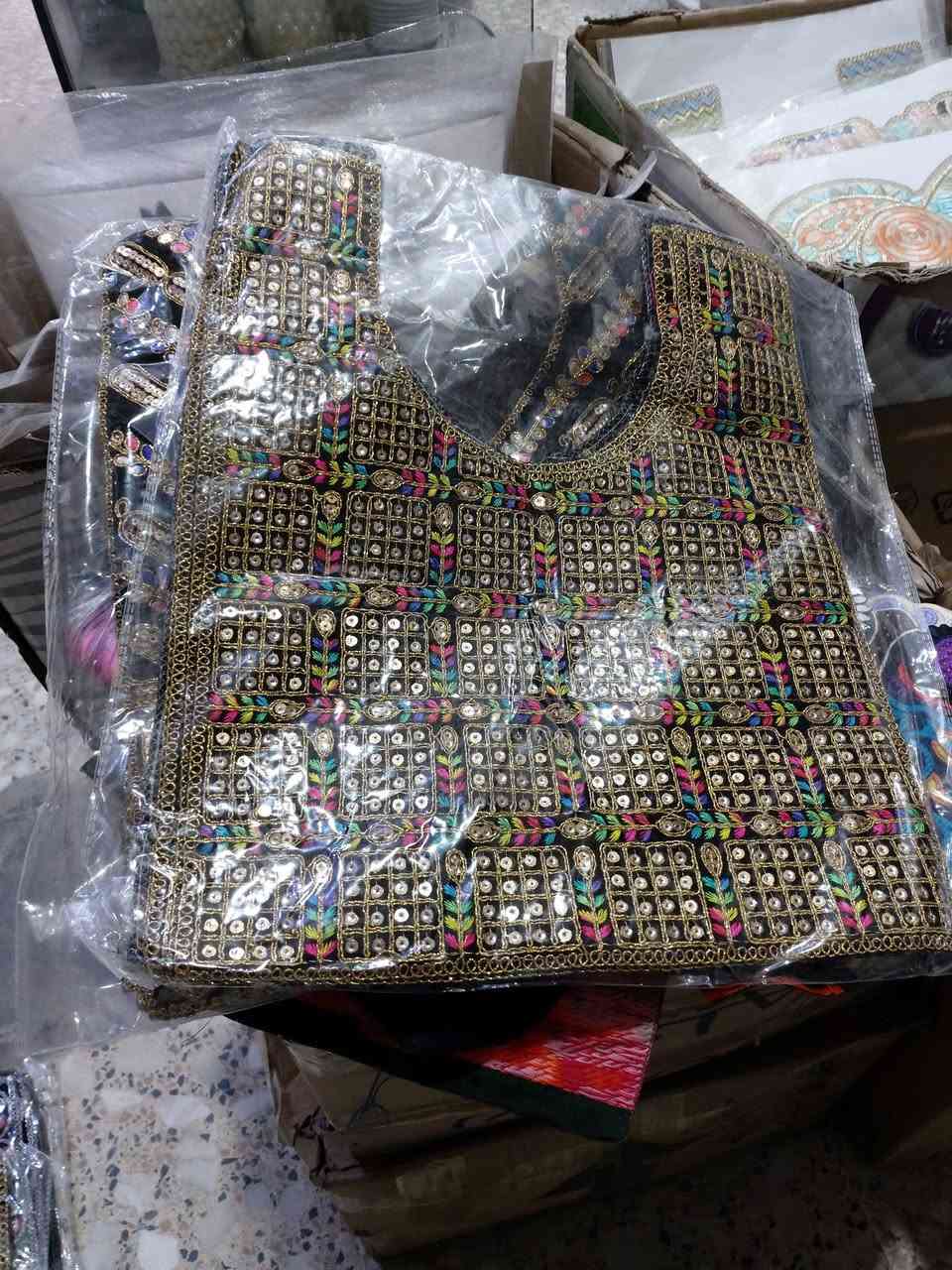 صدر رمضاني مربع
خرازية رياض 
المحاويل الشارع التجاري 
***********
