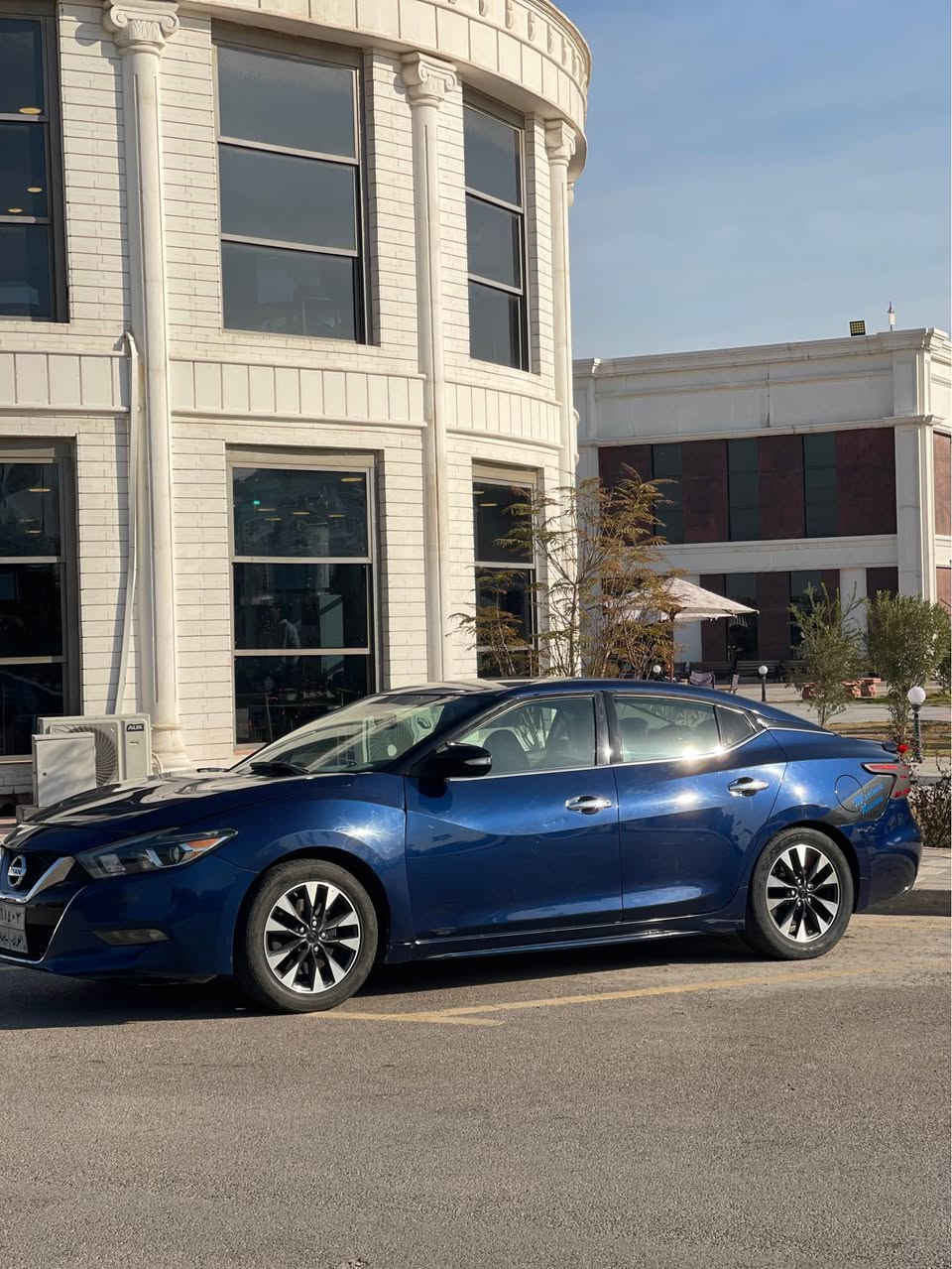 نيسان مكسيما ٢٠١٨ للبيع او المراوس حسب القناعه 
وميهم اغلى او اقل بلسعر 
رقم سليمانيه ب اسمي تحول او وكاله موجود 
فول على الفتحة 
نضامين قياده
محرك ٦ 
كير ٨ نمر  يعني كلش اقتصاديه 

حادثها سرقه بدون ضربه بدون صبغ بدون ايرباك 
سياره صدرها نص عمر واذاين مكينه 
عدا هذا كله جاهز 
كير مكينه تبريد ثلج 
تدفئه كهربائيات
 
عدى المذكور ماتصرف ربع 

السعر ١٤٥ وبي مجال قليل للشراي 
مكاني اعضميه 

للاستفسار اكثر ع الخاص او الاتصال على 
*********** فقط واتساب بغداد, العراق
