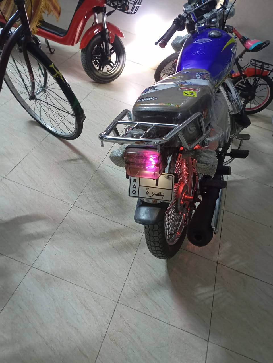 السلام عليكم ماطور اربع كير نضافه 90/100 المكان بلد ***********
