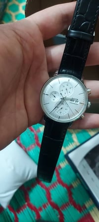ساعة يد • مستعمل أول • بالتوصيل