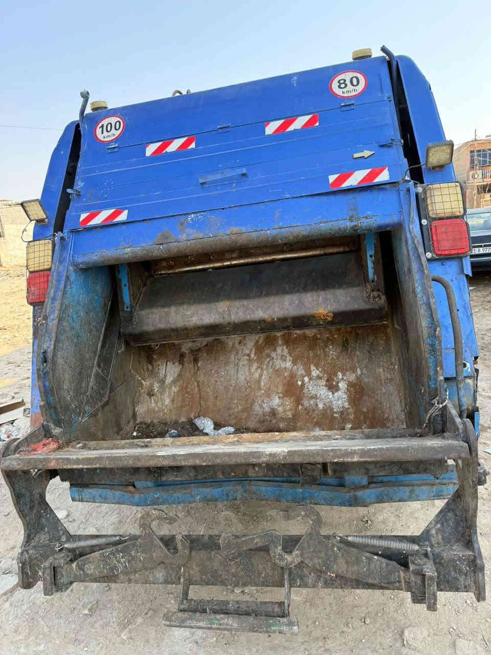 سلام عليكم كابسه شيطان للبيع م  2013
مكينه كمنز 102جديده كبسه 8 ونص 
رقم انكليزي تحويل ثاني يوم هزة جديده 
سياره نضيفه وخير من الله جاهزة وكبل للشارع السعر185 وبيها مجال مكاني بغداد الشعب نهاية حي اور 
الاستفسار اتصل ***********
