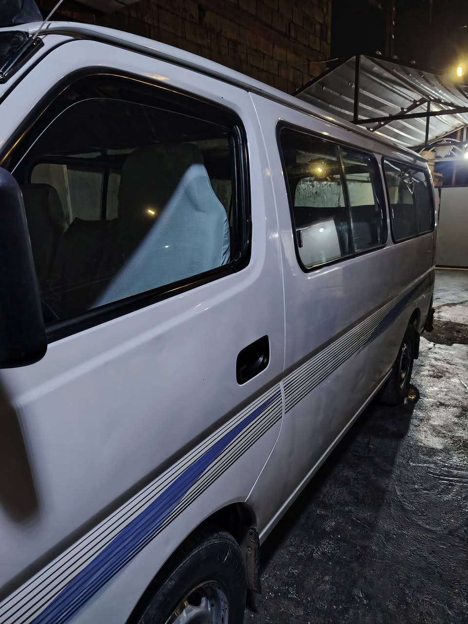 نيسان يورفان موديل10 للبيع كير ومحرك بشرط تخم تاير منضومت غاز السعر ١٣٥ وبيه مجال بصيظ ***********
