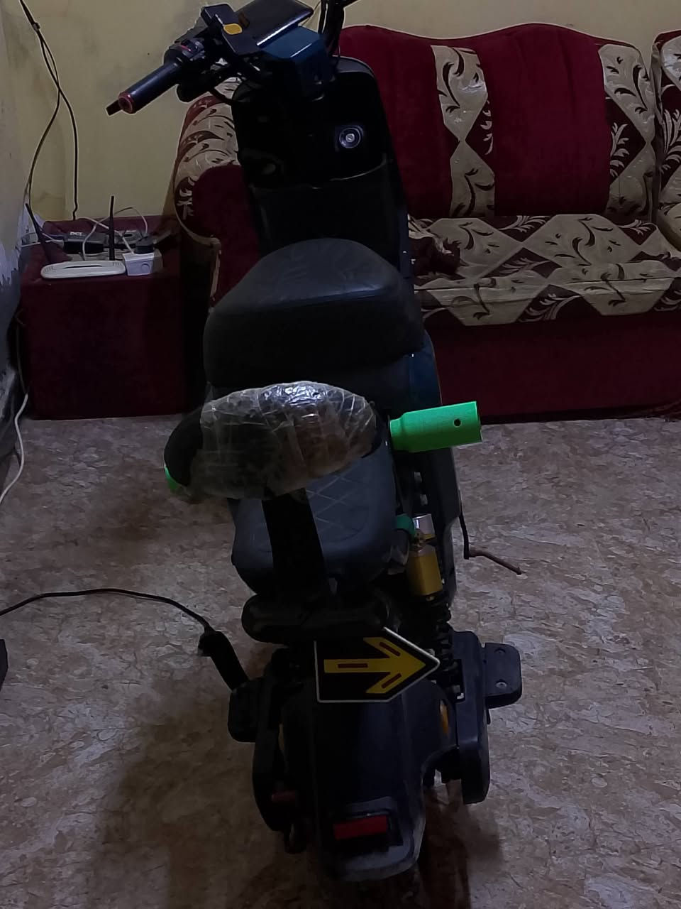 درجه شحن R9 سعر58000 الف  بيها مجال بسيط درجه 2025 بس بطاريه خربانه تمشي 99 ( 16أمبير ) ( 1200ملف ) العقل جديد  بيها شلعه 5 بطاريت ماشياها10814الون اخضر رقم  ***********
