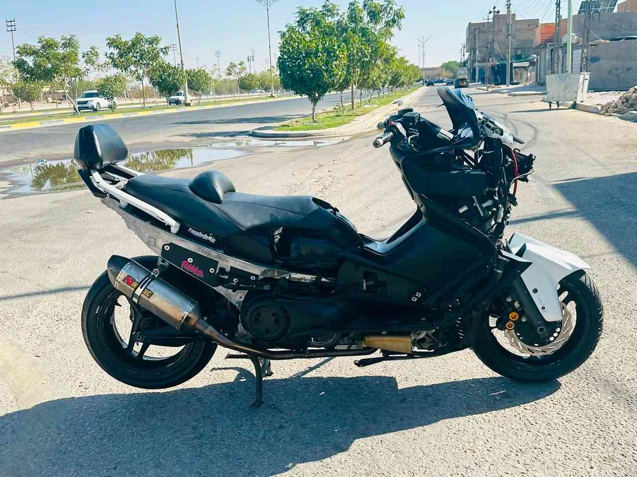 السعر مليونين
***********
دراجه TMAX مديل 2011 دراجه ئي نقص مابيه كامله مكمله شرط شلعه ومعدل ترايك للبصره مكاني كربلاء مجمع الدره اخيكم المو شراي لا يتصل
