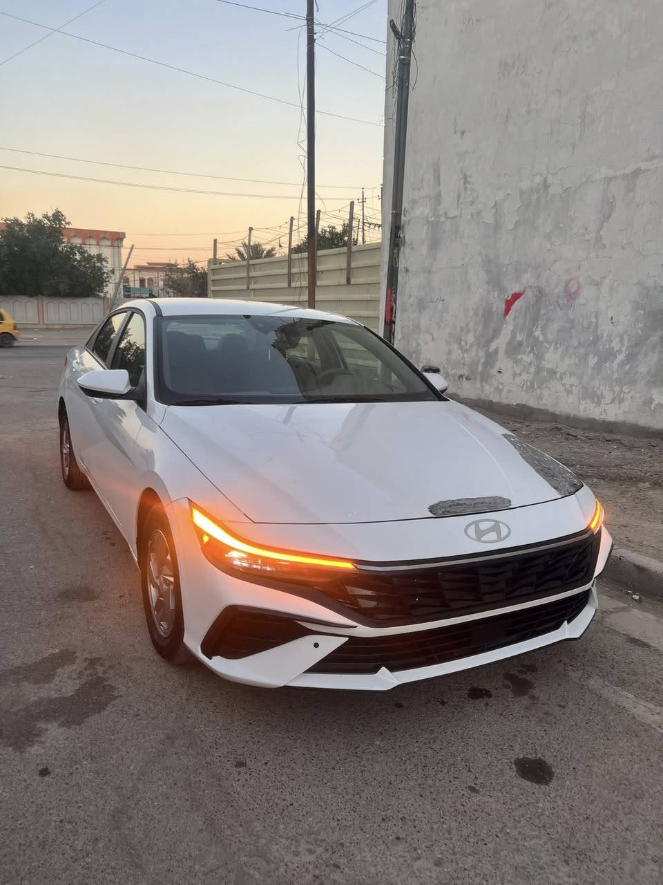 السعر. 140$ .  تلفون.  ***********
سلام عليكم النترا مديل 25 وارد امريكي دخول جديد صارله يومين مواصفات SE مكينه 2000 دووش رادارات امامي خلفي جانبي كامره دواره داخل بيجي فول تحكمات ثلاث وضعيات قياده والباقي المتعارف عليه حادث السياره فقط جاملغ تبديل ومبدل اصلي نفس ألون وشويه البنيد موضح بل صور بدون دواخل بدون كلشي مدنه راديتر تبريد كلو على وضع الشركة مكفوله السياره وجديده بمعنى الكلمه بحيث الدواخل بعدهن بلايلون الشركة تجي وتشوف احلى من الصور ماشيه 16mi صور الحادث مرفقه بل منشور
