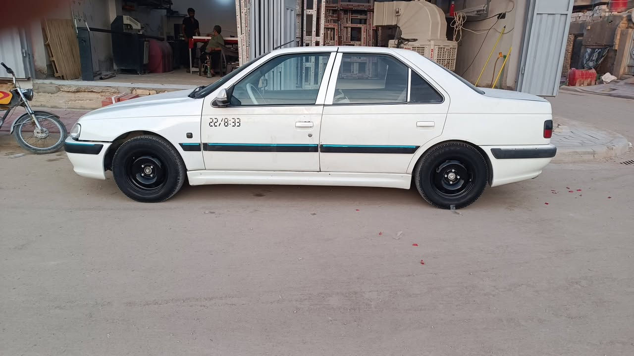 السلام عليكم 
بيجو بارص موديل 2012 مشروع وطني السيارة خير من الله كهربائيات حدادية جديدة كير  مكينة شرط كفالة السيارة ما عوزها اي شي كاملة مكملة رايدها ب 50 و بيها مجال شرط المداور 
للاستفسار 
***********
