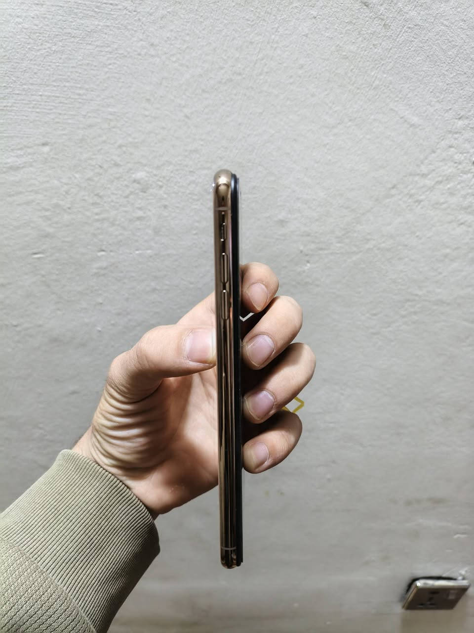 سلام عليكم حبايب ايفون مناسب
ايفون Xs max ذاكره 256 بطاريه 75 جهاز كله بلادي شاشه بلاديه بطاريه بلاديه كله ع بلاد جهاز نضافته 99%
مشكلته وكع مني وسكت صوته كله والفيس ايدي كام يشكل والكامرات تشكل فقط 
الباقي كله مكفول وشغال 
الجهاز ابيعه طافي 
انطي سعر واليعجبني اني اطبله بل خاص 
واتساب متواجد ***********
المكان بغداد البياع 
اسف ع الاطاله
