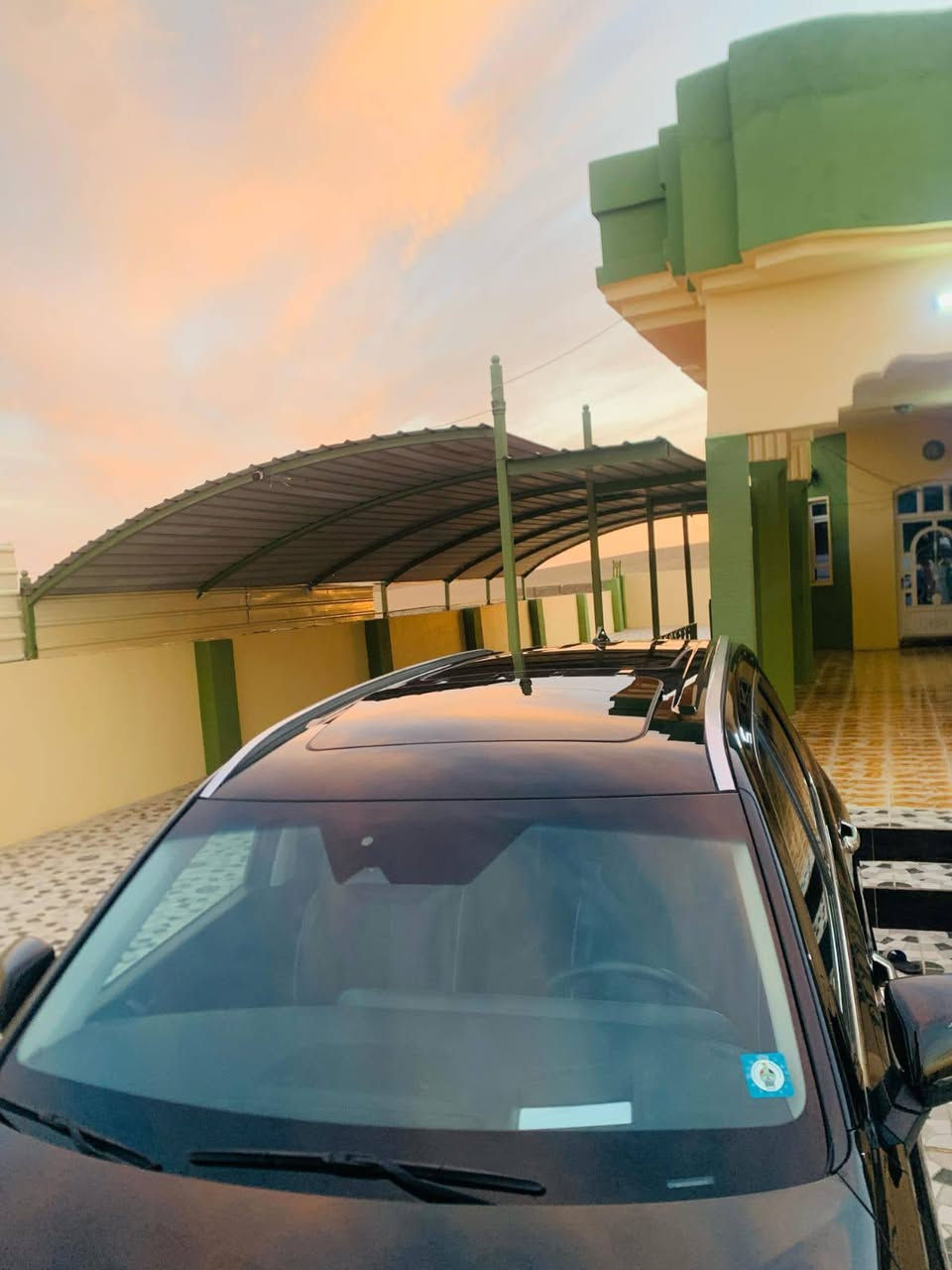 السلام عليكم
***********
***********
للبيع هونداي بلاسايد دخول جديد
سعر 340  ترهم معارضه
تسجيل( 2025) موديل(2023) #بمواصفات_مميزة كلكرافيك
#مكفول  عد بوند بي صبغ قليل
محرك : V6 3800 cc بنزين ماشيه10000ميل
مكان السياره موصل جانب الايسر
#المواصفات : رقم 1 فئة  تبريد وتسخين مقاعد اماميه . تبريد وتسخين مقاعد خلفية . تدفئة مقود . تبريد وتسخين مصابيح اماميه . تبريد وتسخين مصاببح خلفية . كشنات ملكي خلفي للتحكم بجميع انظمة السيارة الترفيهية . نظام صوتي متطور على سنادات الرأس الخلفية منفصلة . بانوراما مع سلايت كهربائية . مقاعد كهربائية اماميه وخلفية . شاشة معلومات رئيسية قياس 10.5" بوصه . وشاشة تابلو الساعات بقياس 7" بوصات . فرش جلد . إنارة LED اماميه وخلفية . كميرات 360° . ويل كروم قياس 20" . أنظمة قيادة متعدده . تبديل سرعات خلف المقود . 12 وسادة هوائية . نظام صوتي متطور نوع KRELL . صندوق خلفي كهربائي . مكيف ديجيتال . مانع إنزلاق . مرايا طي . نظام غسيل إضاءة امامية . شواحن لاسلكية خلفية واماميه . نظام الدفع الرباعي المُلائم . مكيف خلفي ديجيتال . تحديد مسار . دوران عن بُعد .
___ بعد هواي موصفات السياره باسمنا تحويل بنفس يوم
