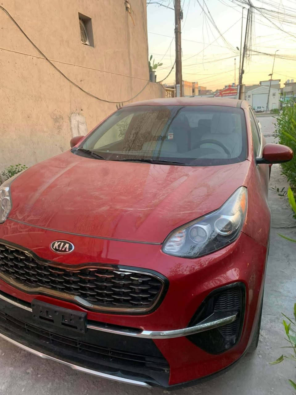 تحية طيبة / كيا سبورتج ٢٠٢٢ حادثه موضح بالصور ماشية ٦٠ رقم بغداد انكليزي مكانه بالكوت لاتصال ***********
