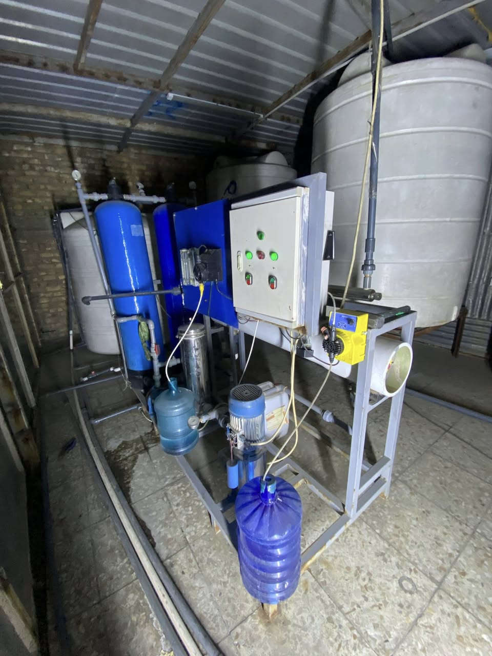 السلام عليكم محطه ام الف بل ساعه كامله وشغاله تانكيات ان 3000 ثنين واحد ابو 5000 ميز ترس ماطور نجين مال ترس كيات ملاح 16 مكاني الشعب ***********
