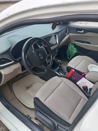 اخوان سياره اكسنت ٢٠٢٠ للبيع خليجي فتحة اشاير تبريد ثلج تدفئة داخل بيج...