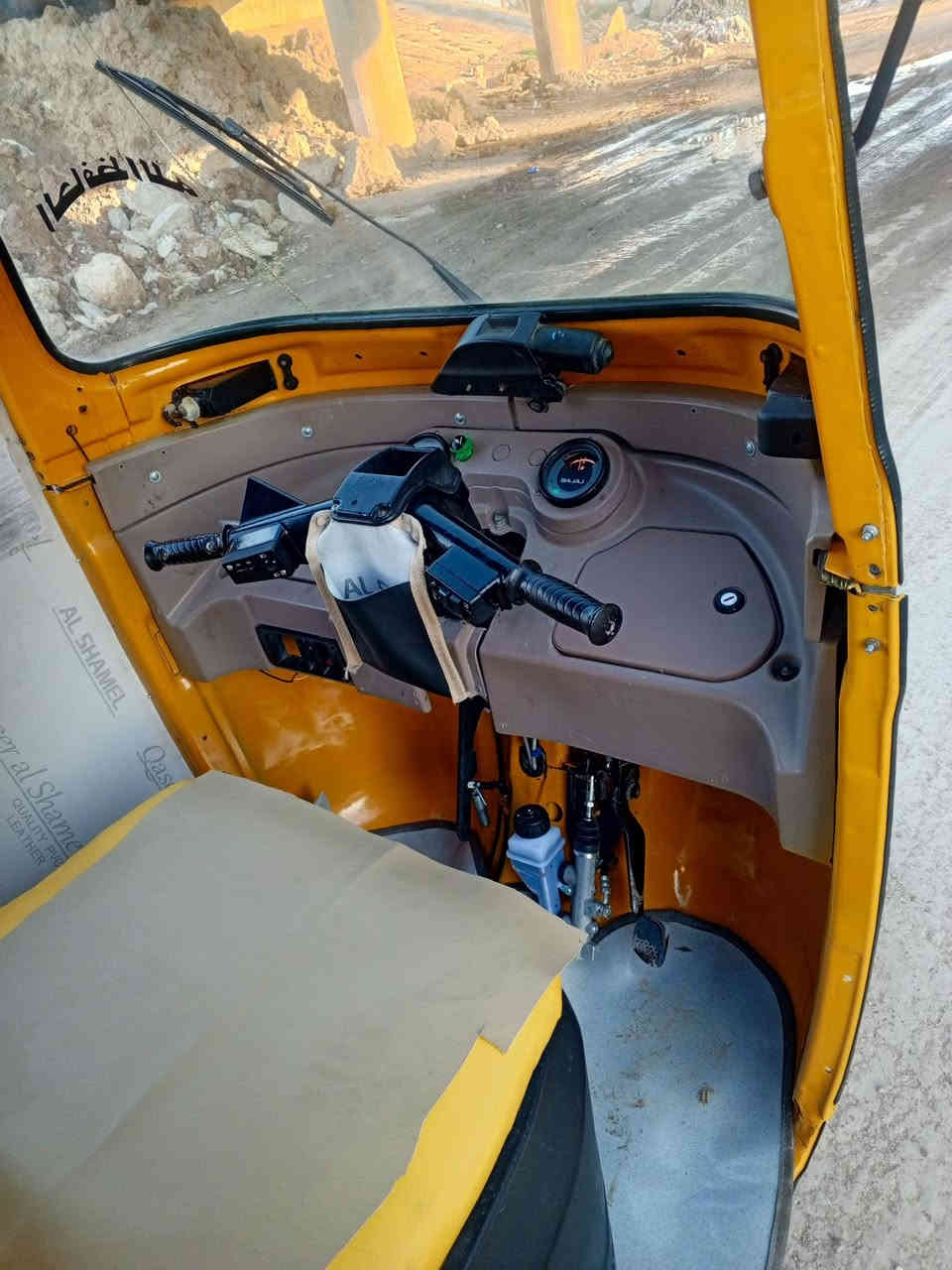 السلام عليكم عندي تكتك للبيع موديل 19شهر 11رقم سنويه لوحاتها طالعات دراجه مصبوغه جماليه غطره معجون مابيها من عده دوسات معمرات سعر 6ملايين و100  والشراي بي خير ويدلل مكاني واسط نعمانيه تكتك مابيها نقص برغي كبل للشغل ***********][***********
