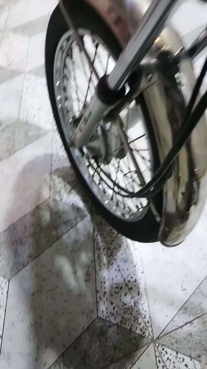 سلام عليكم دراجه اربعه كير موديل 22اوراق اصولي نامه متياز دراجه حلوه ونضيفه مكينه ناعمه السعر 650وبيها مجال مكاني كوت شارع النفط ***********
