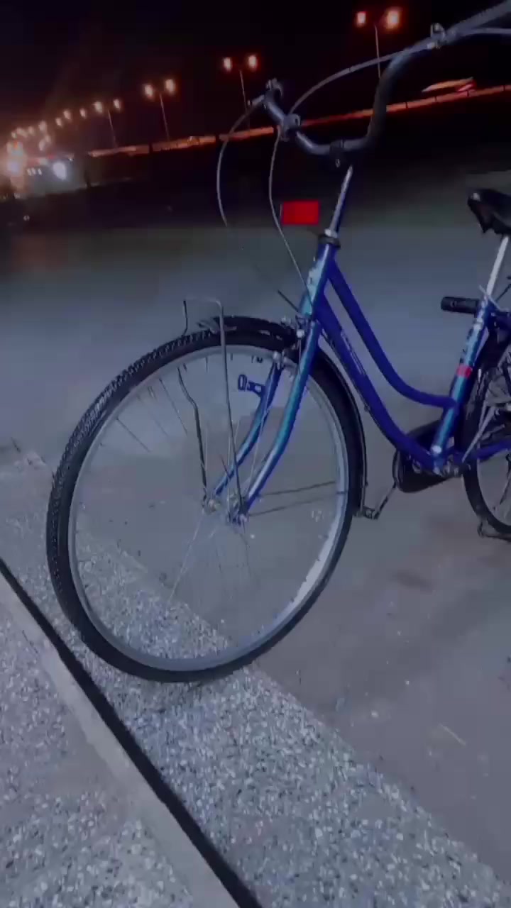 السلام عليكم عندي بايسكل للبيع  سعر 85 وبي مجال قليل هاذه رقم*********** المكان حله  ابو عجاج الثانيه على السريع بغداد يم مكتب الفيض الدواء العلمي
