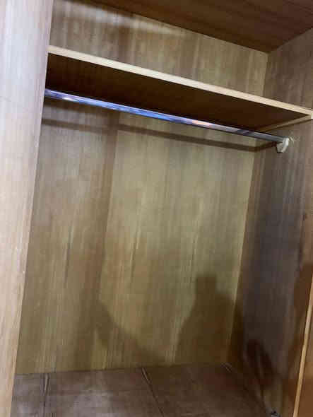 السلام عليكم غرفة اخشاب تسكام الخارج وداخل صاج وضيفه 100٪ السعر مليون وبيهه مجال اتصال ***********
