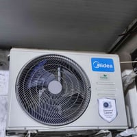 سبلت ميديا للبيع مستعمل شي قليل السعر ٢٥٠وبي مجال واحد طن المكان الزعف...
