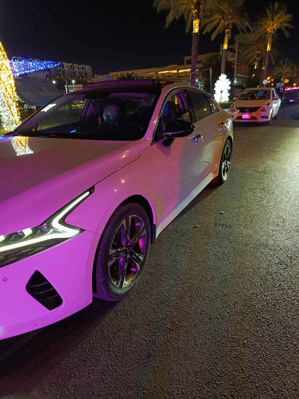 K5 خليجي
2021
محرك 2000
السياره بيها طخه بالدعاميه 
وطخه بارد اصبعين بالباب سايق
السعر 200 وبيها مجال بسيط
***********
