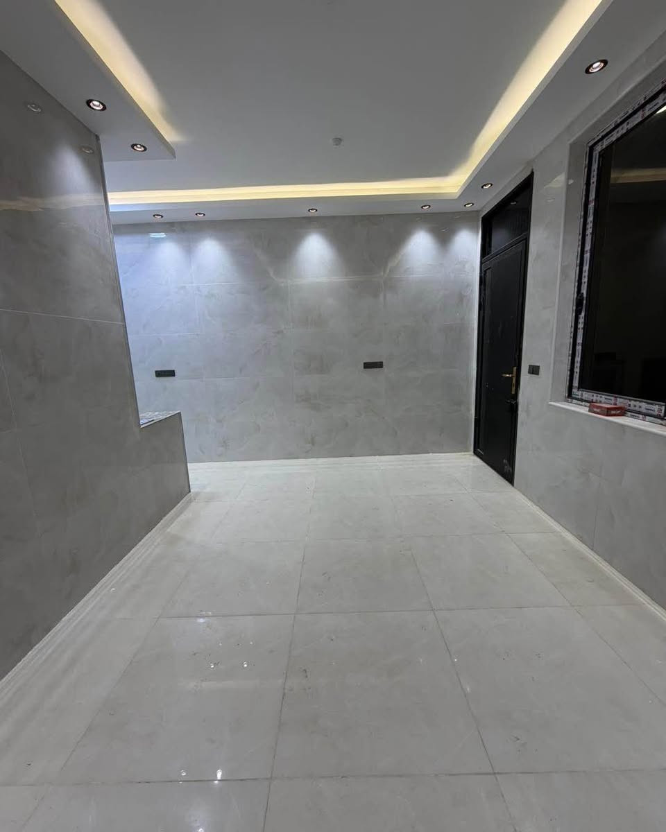 #دار_للبيع_طابو_زراعي 👇👇#استلام_مباشر

#الموقع // #حله_نادر_الثانيه_حي_الزيتون_الجديد

 #طابقين_بناء_حديث_درجه_اولى

#متوفر_كافه_الخدمات✅ ماء مجاري كهرباء تبليط عرض الشارع 10م اناره ليلية تحويل مباشر

#المساحه // 200 م واجهة 10 م ❌ نزال 20 م

#السعر // خاص

#التفاصيل ( استقبال + مطبخ حار وبارد + هول 

+ غرف نوم عدد 4 + مجمع صحيات عدد 3

+ منور عدد 2 + كراج سيارة )

——————————

للاستفسار اكثر مراسلة الصفحة او الاتصال 

 #علاء_الغرباوي  📞 ***********

او مراجعه المكتب 🏠#مكتب_روعة_اللقاء_للعقار 🏠

               🏗️ #مــوقع_المكتب🏗️

{ بابل/ حله نادر الاولى شارع الخدمي قرب سكله صدام } حلة, بابل
