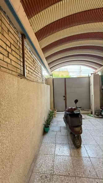 السلام عليكم بيت حي الحر قرب اعدايه اسامه بن زيد
100 متر...طابو صرف ..طابق ونص...
واجه 5ونزال 20
تحويل مباشر من صاحبة 
يحتوي

بناء طابوق 
منطقة كاملة الخدمات 
تبليط ومدارس 
طابق الاول غرفه صحيات استقبال مطبخ 
طابق ثاني يحتوي على غرفه وسطح 

145وبي مجاااااال للشراي 
من صاحبه مباشرة....***********
