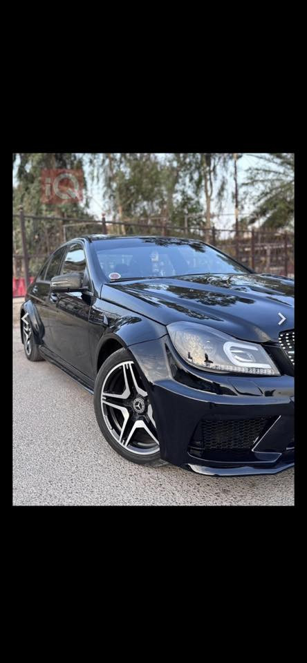 السلام عليكم للبيع
وايد بدي تعديل كامل الامارات ويا صبغ هاي سيارة نسخه وحيدة بل عراق 

مارسيدس  amg بدي 204

موديل 2012

محرك v6 عقل فوك المرغوب

فول موصفات 

صبغ  فى دبي على الشغل تعديل ابيع عام

كير مكينه كفالة 

مواصفات السيارة 

تعتيم تلقائي للمرآة الداخلية 

نظام تبريد +قطتعين منفصل تبريد ثلج 

أنارة قراءة أمامية 

حساس اضاءة

فتحه 

موس تحكم وسطي

لايتات زينون وعدسات 

كشنات جلد كهرباء  

ستيرن  بور

تحكمات ستيرن 

داخل اسود سقف شامو

شاشه 

 

لايت زينون وعدسات 

حساسات مطر

وبيها بعد هواي مواصفات ماذكرتهن

رقم شمالي تحويل وكاله بشرط 

مكانه بغداد السيديه 
رقمي ‭٠٧٨٣ ٨٧٧ ١٢٢١‬ 
السعر ١٣٥ مجال كلش بسيط
