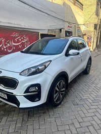 كيا سبورتج وارد خليجي السياره كلش نظيفه ماشيه 67 الف رقمها بغداد بسمي ...