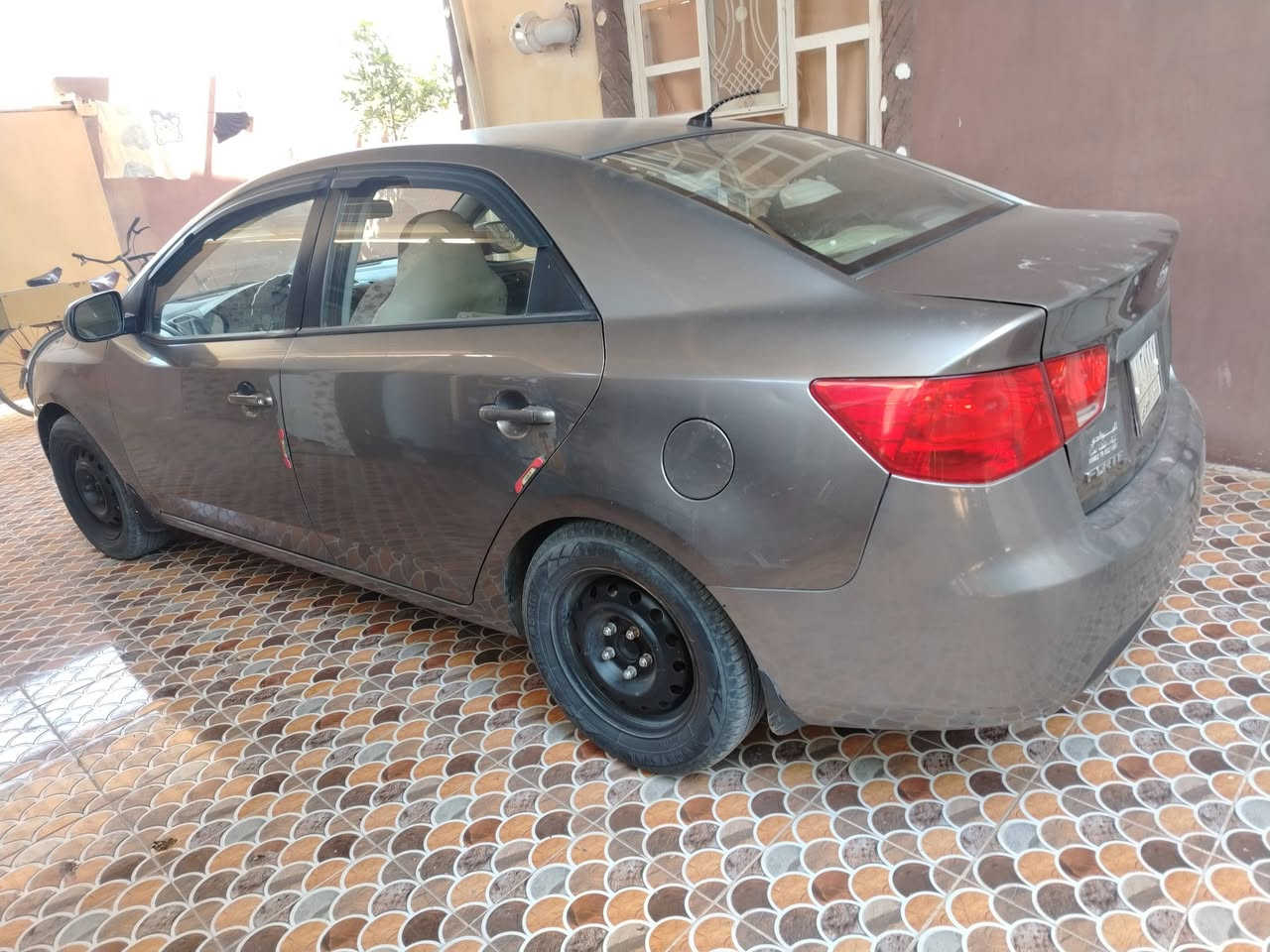 🚗 للبيع كيا فورتي 2013 🚗
كيا فورتي موديل 2013، لون نفطي، بسمي ورقم ديالى.
تم ترقيمها حديثاً قبل يومين (هزة ورقم)، والسنوية مجددة.
✅ تبريد ممتاز
✅ تدفئة شغالة
✅ كير ومحرك بحالة جيدة
✅ سيارة جاهزة للاستخدام
✅ خير من الله
🔹 السيارة بيها بعض الملاحظات البسيطة وتنعكس على السعر.
💰 السعر المطلوب: 105 ورقة
🔹 وبيها مجال للجاد بعد المعاينة
📞 ***********
📍 العنوان: ديالى - دلي عباس

