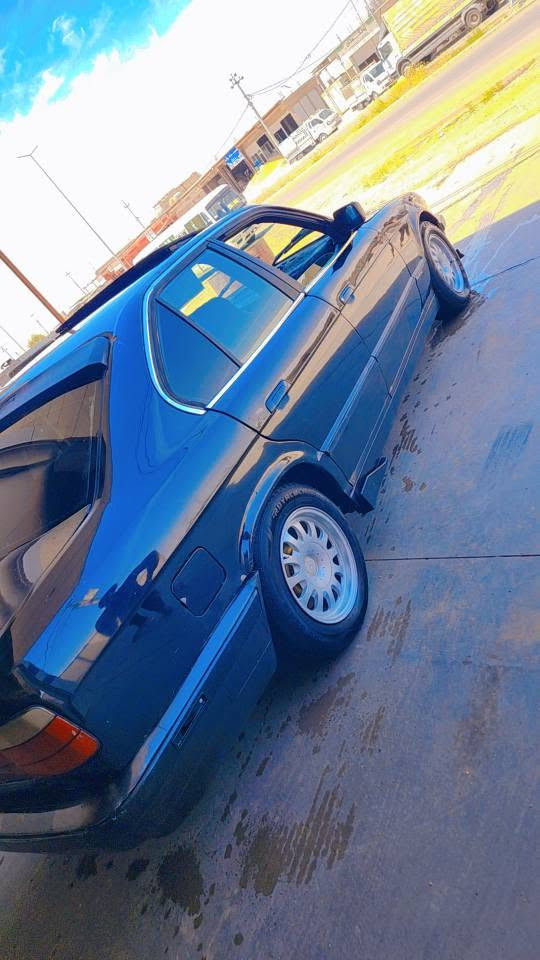 سحر22ورقه مجال
Bmwمؤديل1992
520عادي
اوليات به شه رت واجيهه وكاله ي له كه ل دايه 
مه كينه كه ميك دوكه لي هه يه باقي هه موي به شه رت ته قه ورقه ي به شه رت *********** اكر, نينوى
