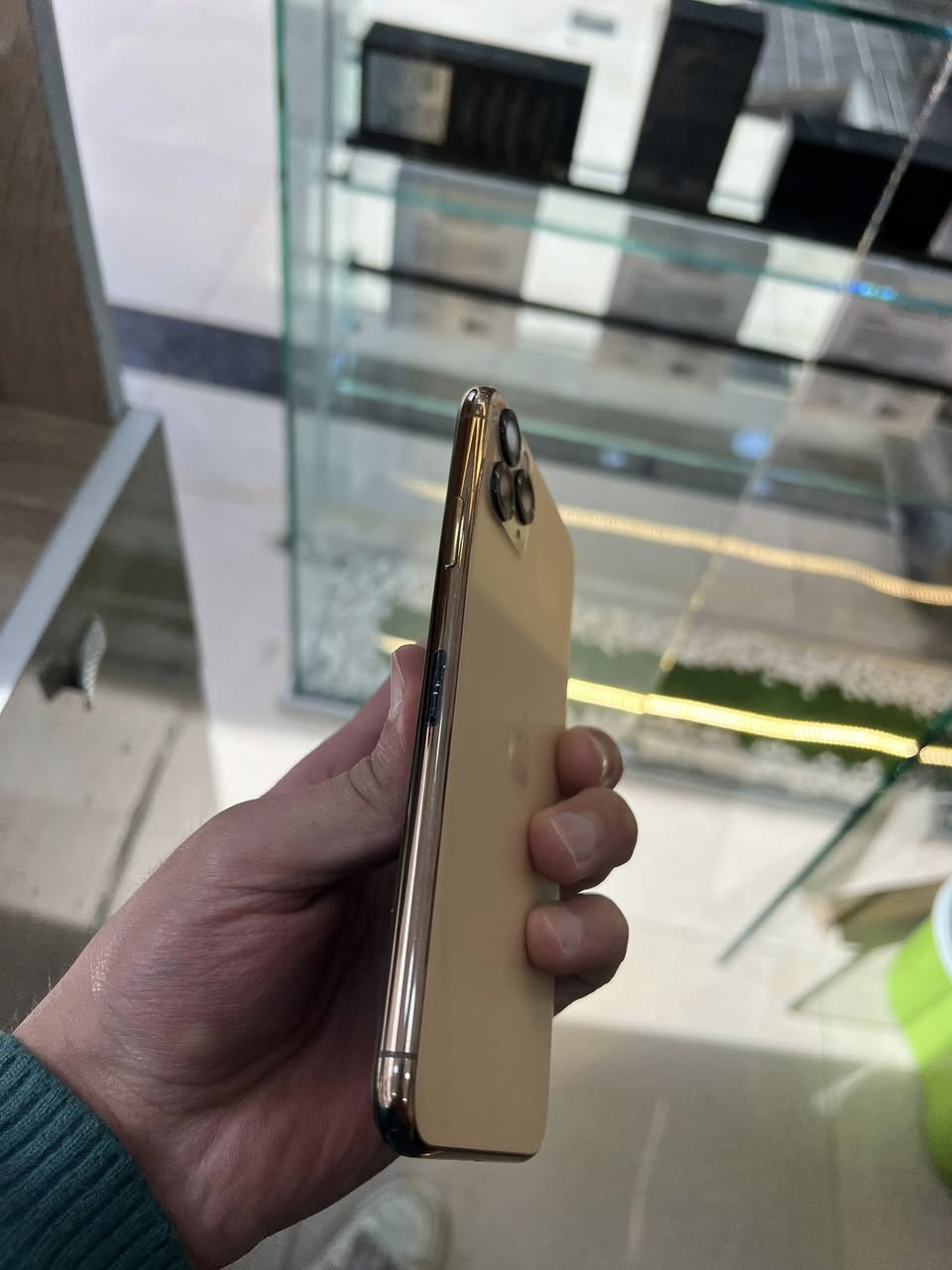 ١١ بروماكس 
مبدل شاشه وبطاريه اصلي 
ذاكره ٢٥٦ 
تك سيم 
نظافه ٩٩٪؜
بس بي هذا الكسر البسيط 
السعر خاص  
للاستفسار  ***********
