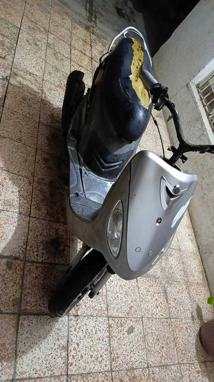 سلام عليكم دراجه للبيع ماكس منغولي بلاديه دراجه كله ختم واحد وياها كفرات كامله وترايش وتشبول كلشي ويها غراض دراجه شلعه ومعدل مكينه مكفوله نقص بس صوت بل الكلج و تشلي مال سلف وفايبرات مال كلج دراجه شغاله سلف وهندر مكاني دوره سعر 375 وبيها مجال رقم  ***********
