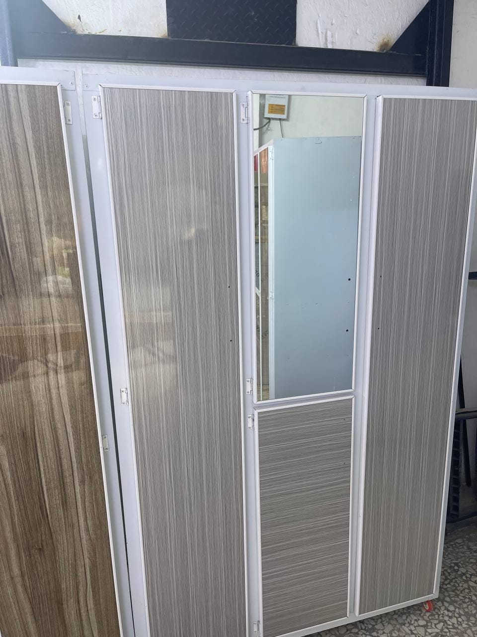 كنتور حديد مغلون معدن
 
الارتفاع ١٩٠ سم 
عرض ١٢٠ سم 
عمق ٥٠ سم


**إذا كنت صاحب هذا الإعلان وتريد حذفه لأي سبب، رجاءا أرسل رسالة إلى الدعم الفني**